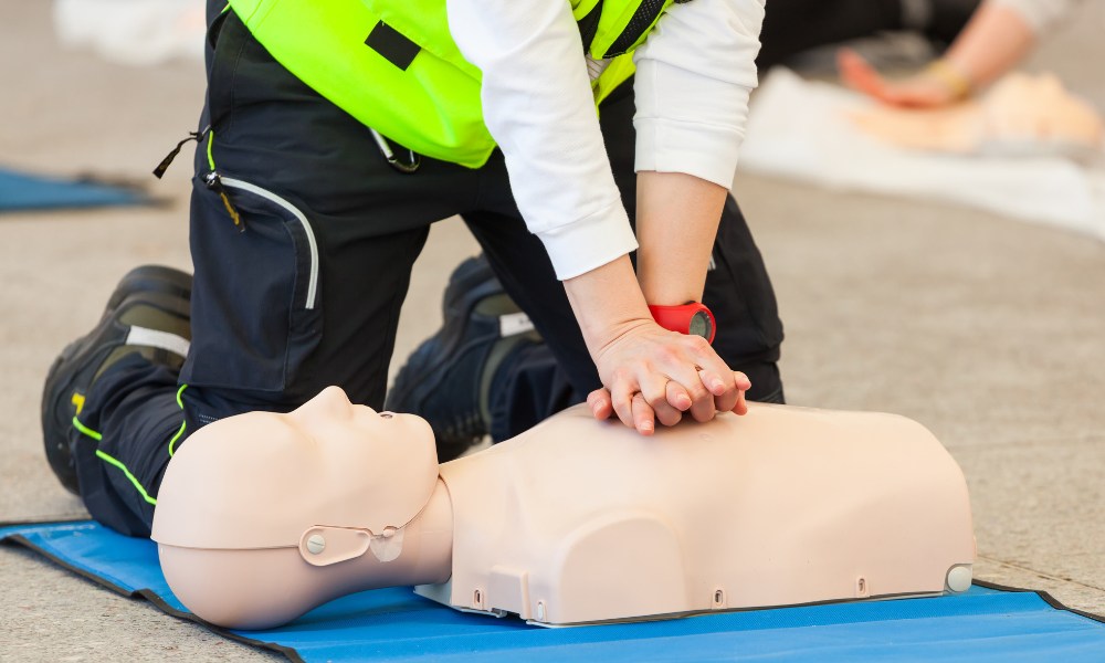 Bystander performing CPR in a real-life ACLS case study